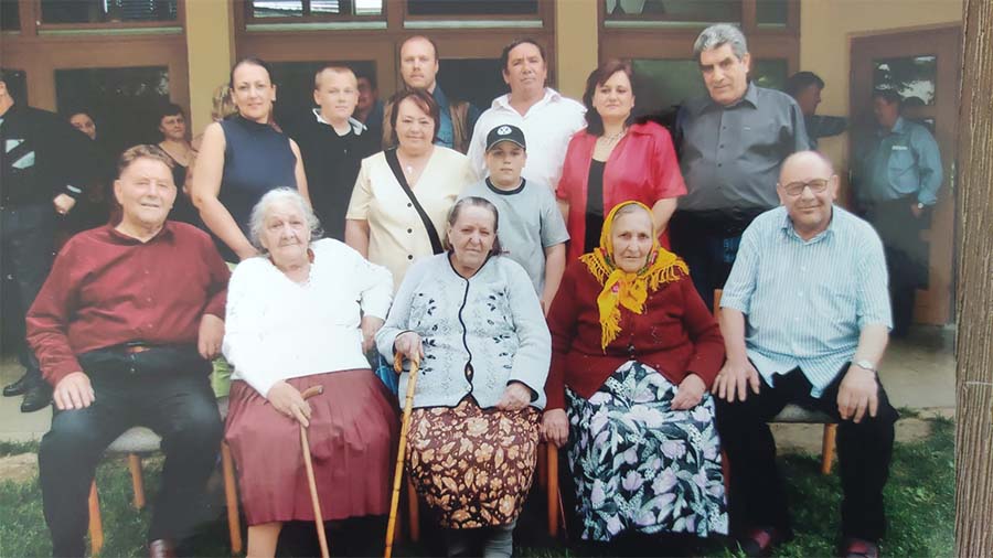 Elisabeth Boss (geb. Haase) mit Familie